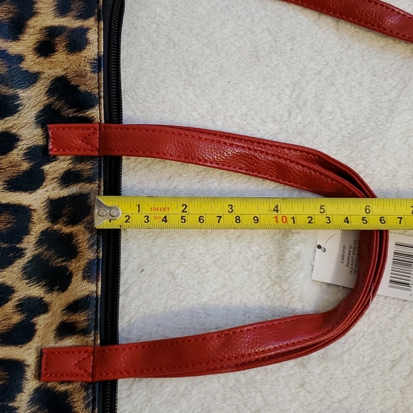 NWT Womens leopard Crossbody Purse / Handbag 👜 - Picture 12 of 15